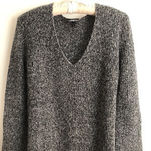 EXPRESS Black White Oversized Sweater V Neck Sz M
